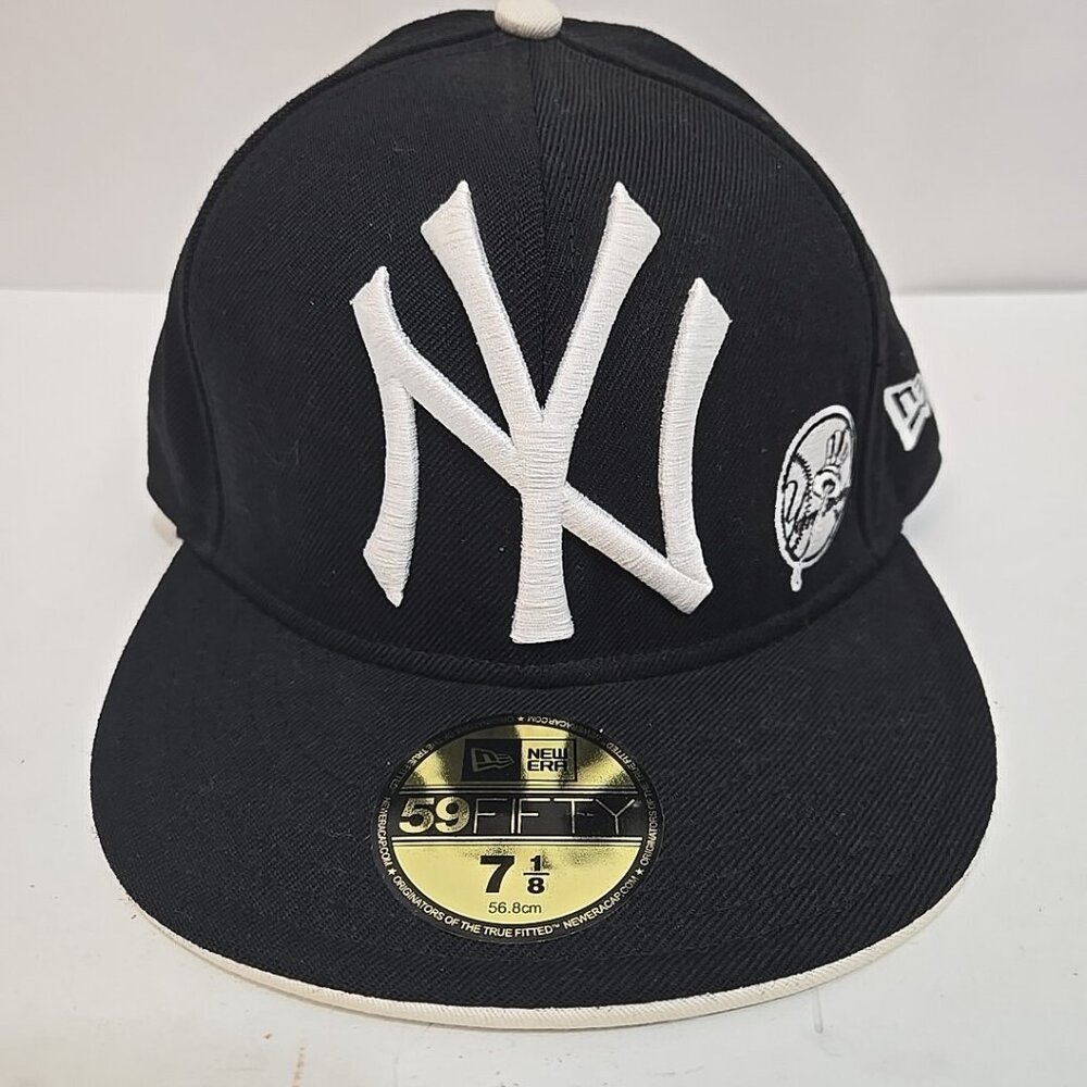 NY Yankees New Era Fitted Hat Size 7 1/8 Black Big Logo 100% Wool MLB
